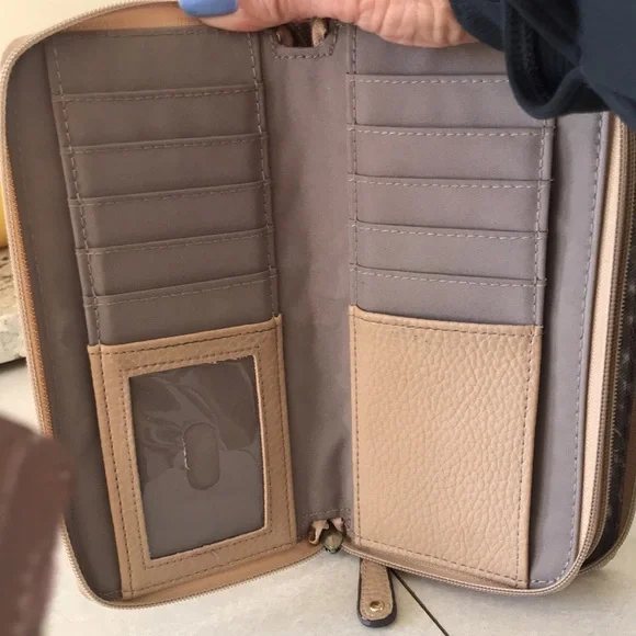 Jessica Simpson Tan Wallet with Floral Accents - Picture 6 of 8